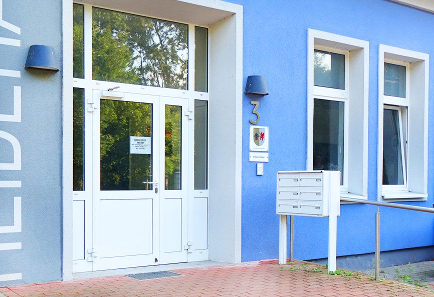 Frontentnahme-Briefkästen auch für Anlagen wählen Sie die richtige Postkastengröße Frontentnahme-Briefkästen auch für Anlagen wählen Sie die richtige Postkastengröße